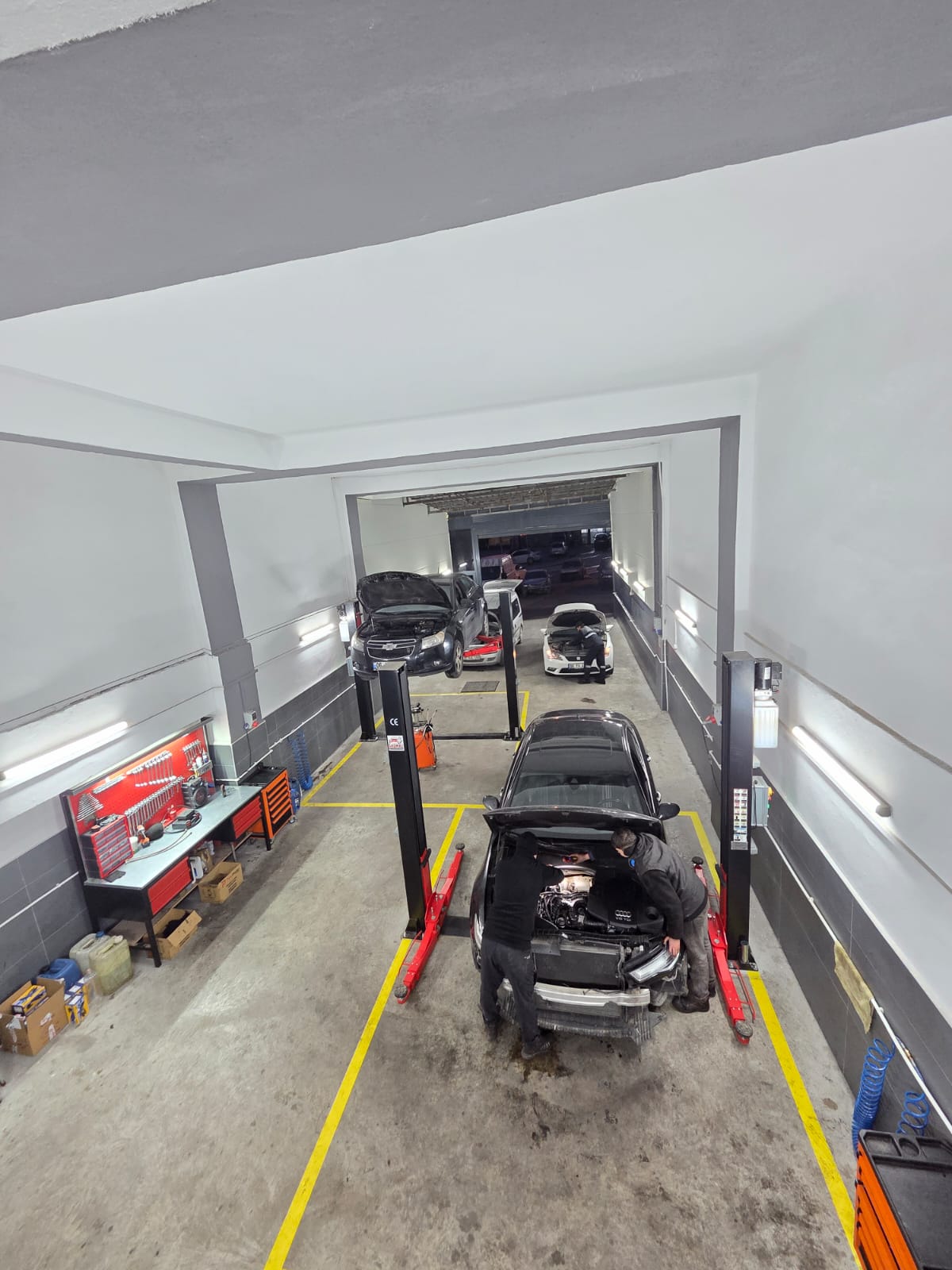 Teknik parça rafları ve stok